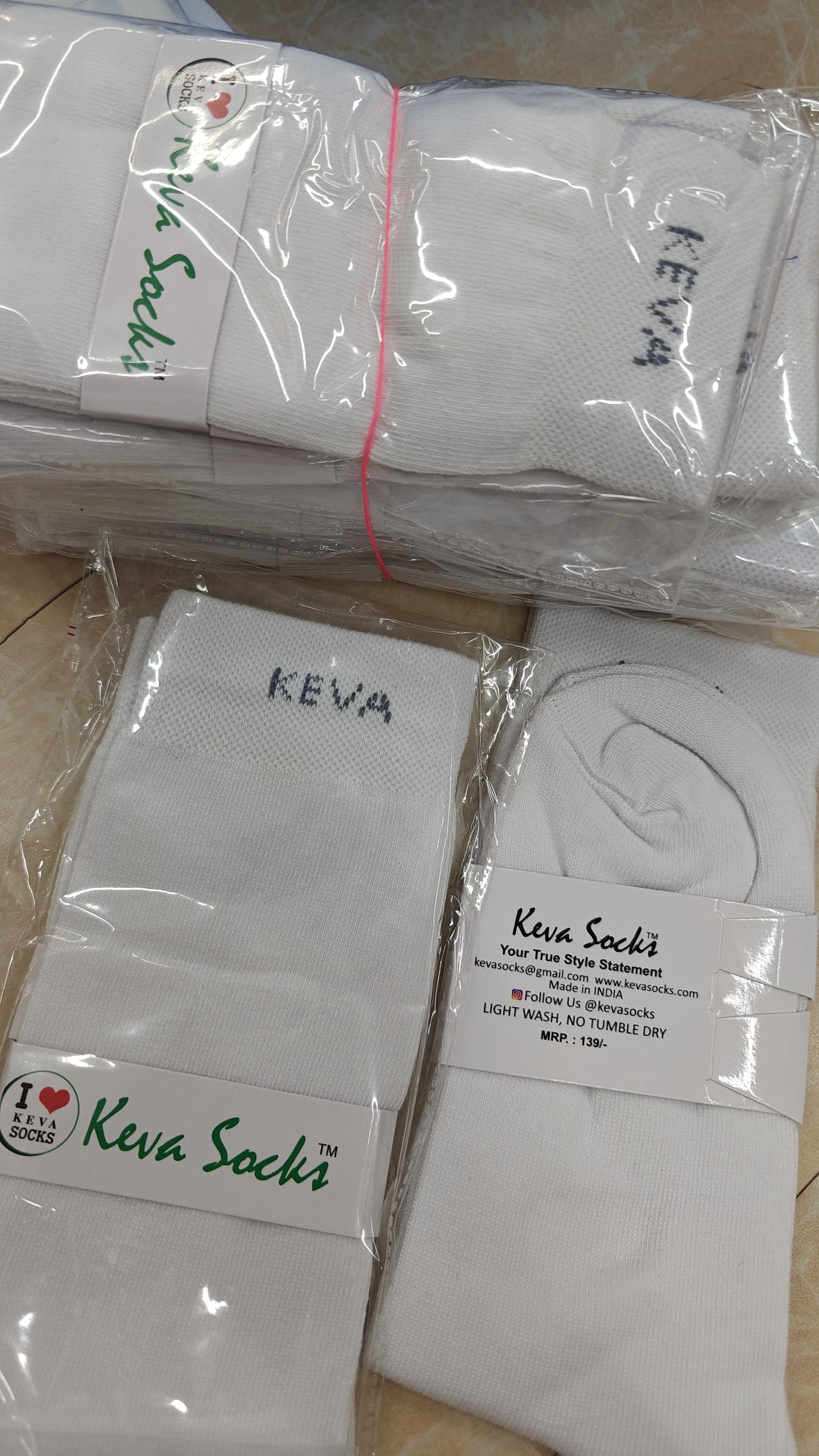  Unisex white socks